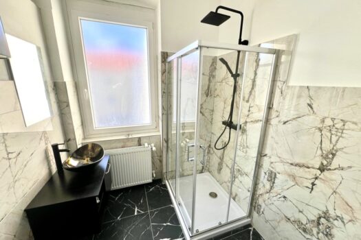 3pBU7hREHvFeCq38McKP3G