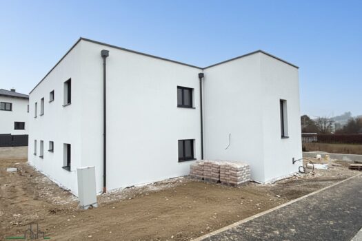 3sjBxy2RxfMWBKVLwNKM3j