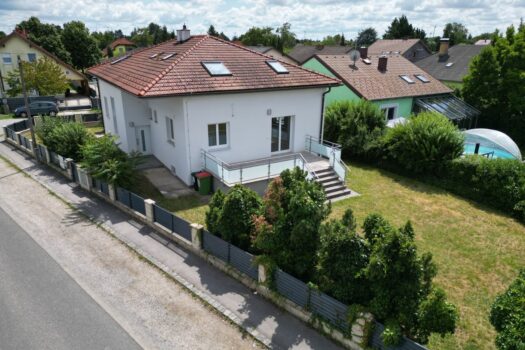 Einfamilienhaus mit 194 m² / 10 Zimmer +ERSTBEZUG nach SANIERUNG+ 3we1qWK23cGZVM9M3jgK01 1