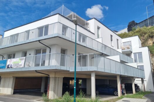 40VSLhxFinNqx4Hkg73NhF