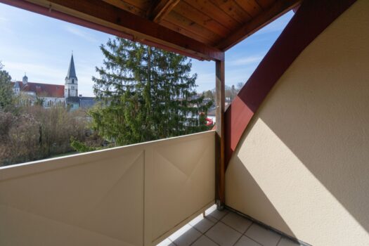 DG-Mietwohnung mit überdachter Terrasse in Pressbaumer Zentrumslage überdachte Südwestterrasse