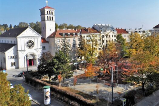 4kmyhrC4vArZQF5s8C4eSN