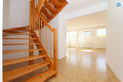 +Helle + ruhige + Dachgeschoss Maisonette+ Klimaanlage + in renoviertem Jahrhundertwendehaus+Komplett sanierter Erstbezug + 4.Liftstock + Kellerabteil+ 5CnREwkZL61cJ8dq57VVS6