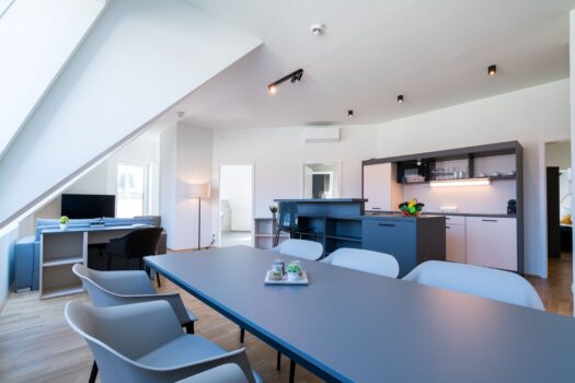 5LB7YDCJj5WAVsSkRnEUdj