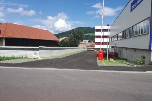 Büro inkl. Kleinteilelager 310 m² (EG) Zufahrt Parkplätze