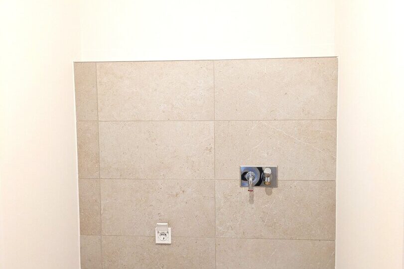 Abstellraum mit Anschluss für Waschmaschine