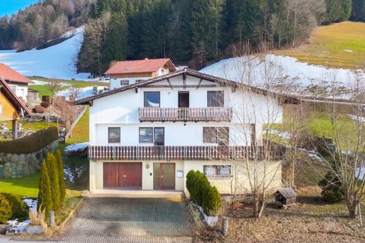 5uqDSuxG7xSxMFaHcGuV5S