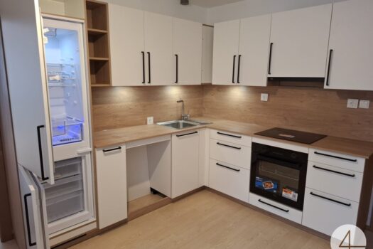 635R8sTanuDEXXVwVweCO2