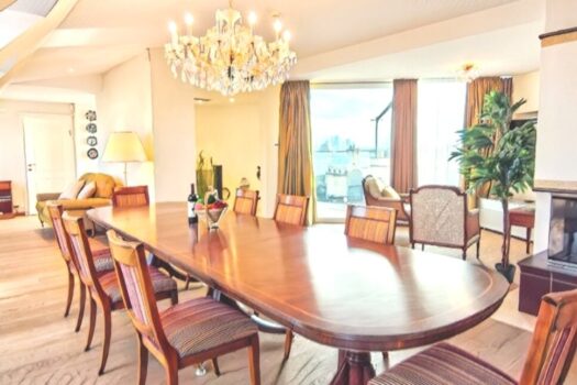 Außergewöhnliches Penthouse mit phantastischem Fernblick geschmackvoller Kamin für behagliche Stunden