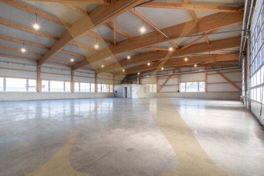 Neuwertige & beheizte Lager- oder Gewerbehalle mit Rolltor in Arbing (Bezirk Perg) zu vermieten! Ansicht Halle I