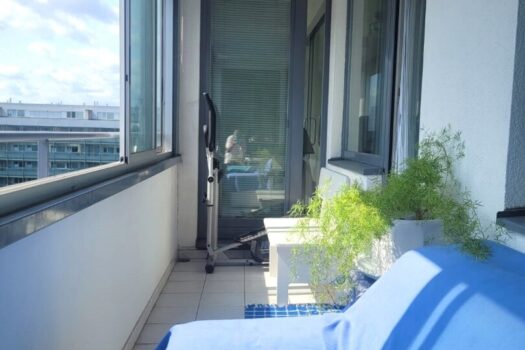 Zugang auf die Loggia von jedem der 5 Zimmer möglich