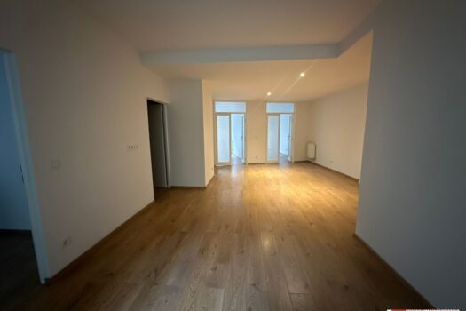 7D89Yfy9iDfiVc8otuyNLT