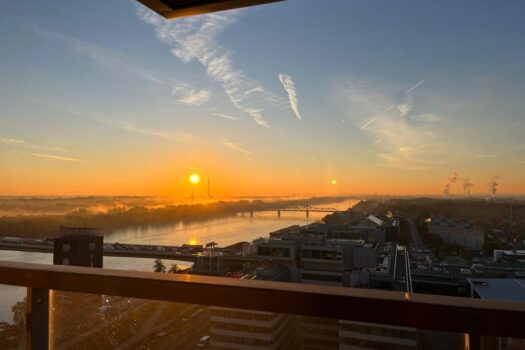 eEyOgZq8ndYVeckMfmixz