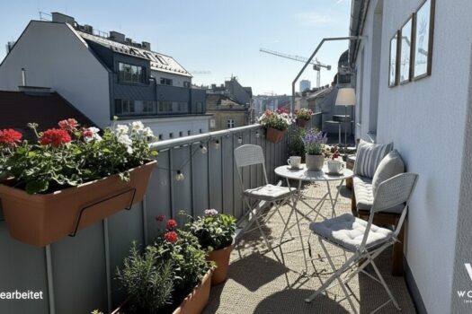Dachgeschoßwohnung mit Potenzial | Balkon | Weitblick über Wien izYSSZ4oWMQGAjGc1XWDK