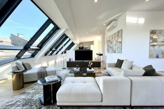 15auJUCYYMm5PEqPmtKgZj