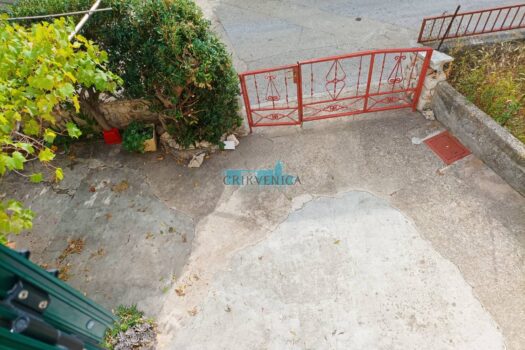 1700562117 1698102120720