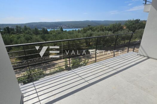 1755514291 apartman u prizemlju novogradnje s okucnicom 1