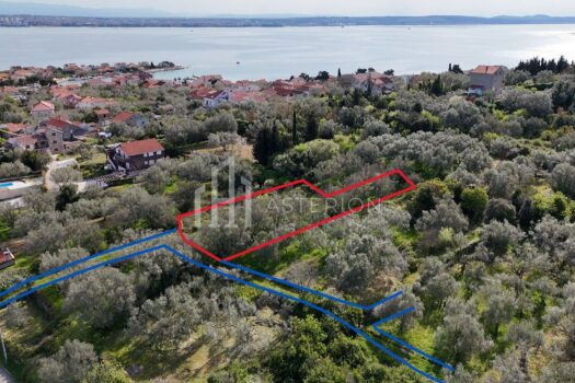 1760901341 99999999999