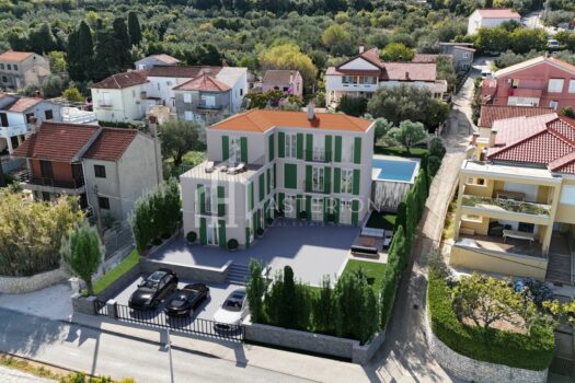 1762519038 bdcb1b83 b28f 47d9 85e3 dd24e5263040