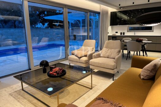 1773679846 592087416 502939 0