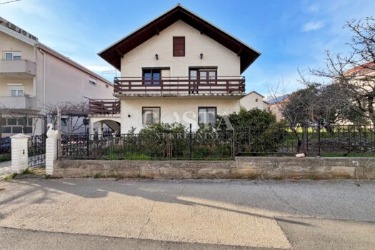 ZADAR, PLOVANIJA – Zweigeschossiges Haus auf großzügigem Grundstück 1773764004 costa nekretnine prodaja kuce zadar 2