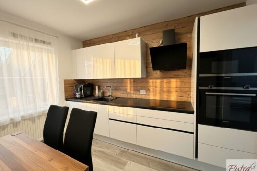 1RVGuipdPBfLR1PXAAZ3T3