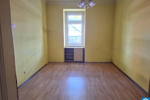 Renovierungsbedürftige Altbauwohnung mit klassischem Charme 1Ryz4HtsNUSBN09tIIgETf