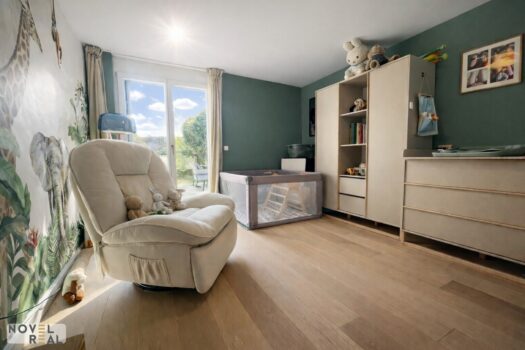 1ViUaJqbJb8eLnYi0JE78V