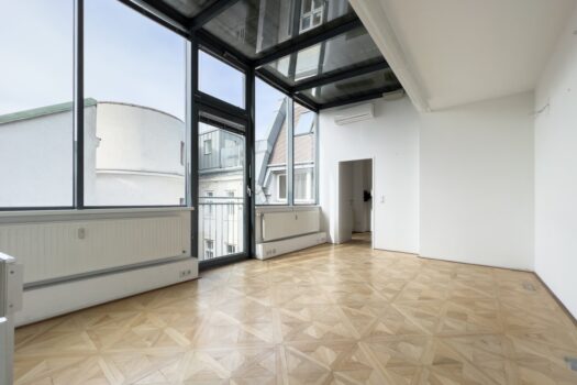 Jetzt mitgestalten! | 3-Zimmer Dachgeschosswohnung mit 38 m² Wintergarten | 1070 Wien Ist-Stand