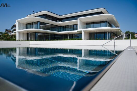 1nOJfVYF39I03yc2sGNtUp