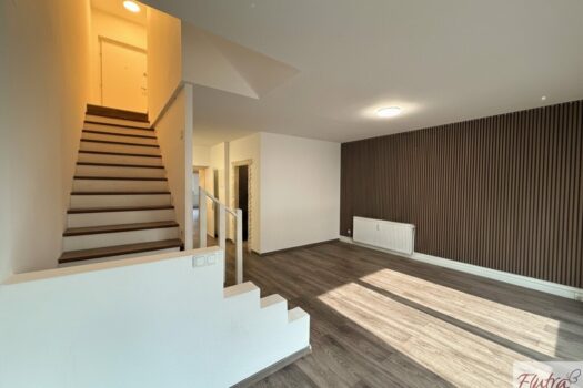 1qEImEu8ylqXv837SSqQ2S