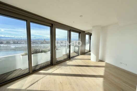 23JIPEnY00Ff0Q2NhyPKyJ