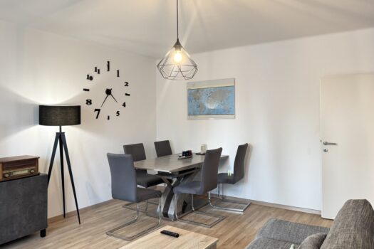 ENERGIEEFFIZIENT: Modernisierte 3-Zimmer-Wohnung mit Extraküche und Loggia 23ie5cNThlmIKcTt8fIFuC 1