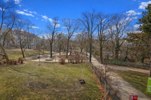 244jEfAsgjXTQaugY4g4tM