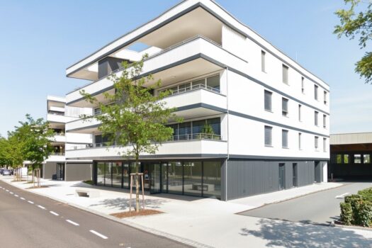 2EzQP3bUz4mE3PfnuK5ACn