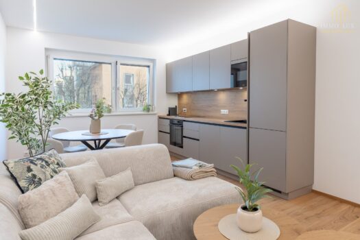 2TNKoOMUJrNwb5Vtj6sl3k