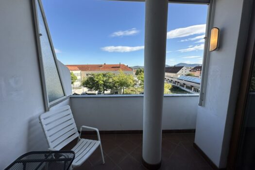 2YmoEm1q1bCJXiLCkR8ilv