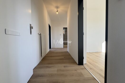 2d4pni8z5EaYbMmY295wUY