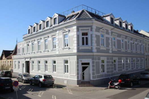 2oUOz3MEYutBbgWdDcwYEq