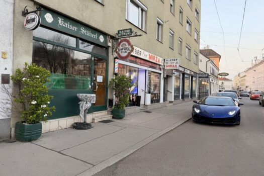 Brandineser zu vergeben | 12 m² Schanigarten ganzjährig | Straßenbahn direkt vor der Tür | Keine Ablöse | inkl. Kellerabteil front