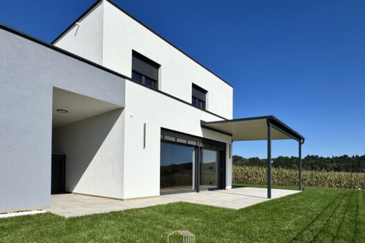 3AQzkRUMEU9AxAv6AIlUEf