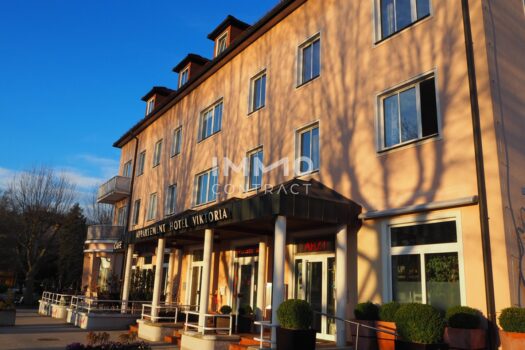 3Y9H2C73KzncAyY2d4T5LG