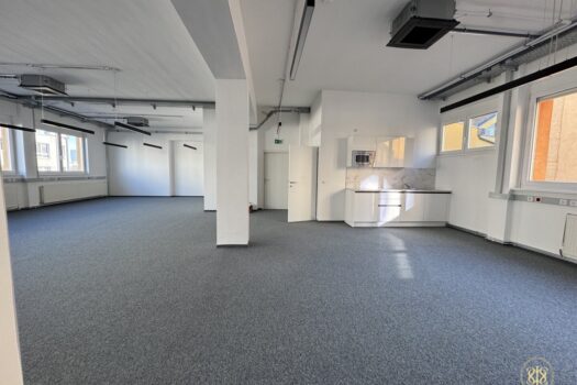 3y0nE4vms9eqqZ976TqKGM