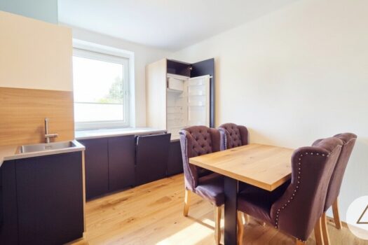 41TmXzLvq1v7J0F9kAx0j9