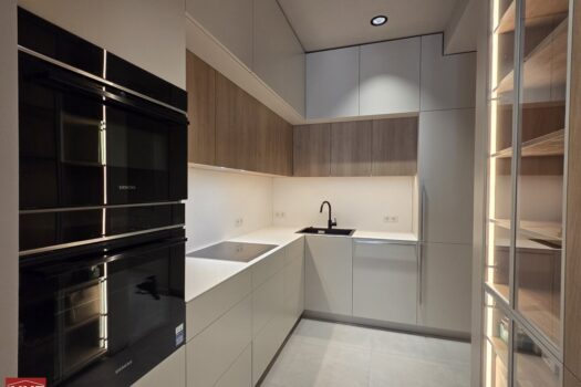 48M3385hiUFyRhwNYB4f6j