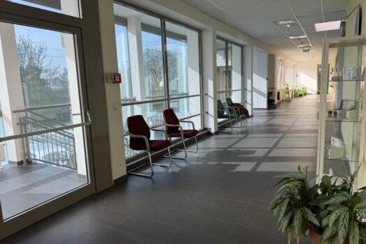 4C3B0o11SoIcTmqynvEZcJ