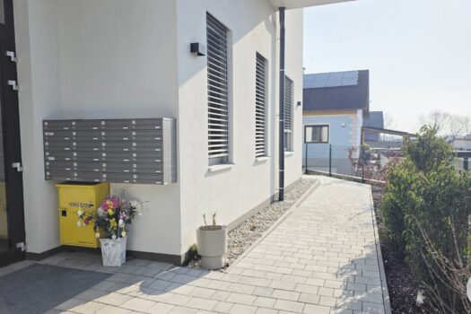 4T69nsLaZVWWyc9jrvwgvc 4