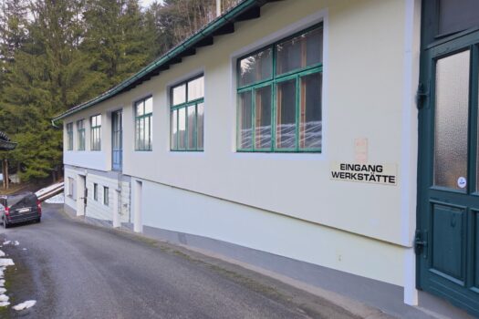 4ZE1CwkeIeN1DrrXh5JJ72