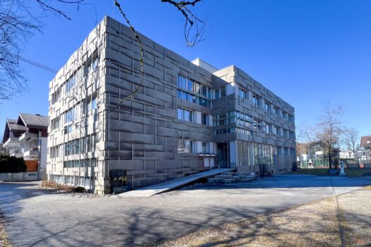 4eui24X7CrUbYg2zUNlqNt