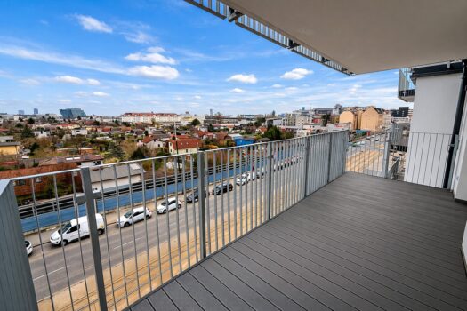 4hFAcmpidUbLbKQ9QODeFm 1